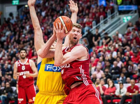 כמעט דאבל-דאבל לפיטרסון (עודד קרני)