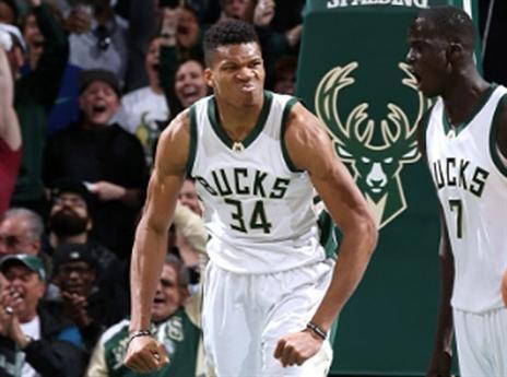 למרות הדאנק שסיפק את הפרצוף הזה, ערב חלש ליאניס (Getty)