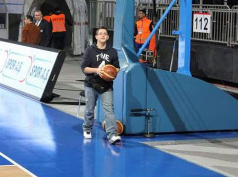 הישראלי היפה. סלע