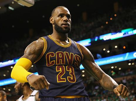 יודע ששתי הקבוצות טובות יותר. לברון (getty)