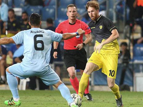 בתמונת ההרכב. ז'אורז'יניו