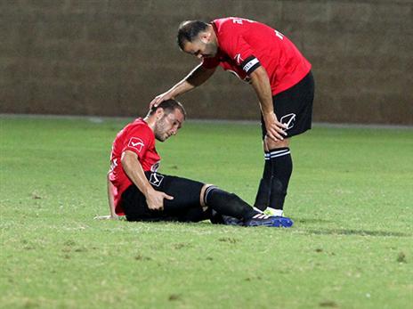 עותמאן מחזיק את שריר הירך האחורי. מצבו יתבהר בימים הקרובים (סוכנות ג'יני)