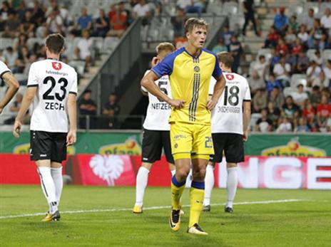 מוצב במקום לא לו. ארון שוינפלד (אלן שיבר)