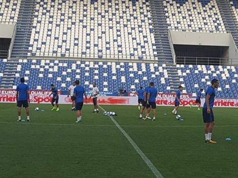 הנבחרת מתרגלת לדשא ברג'ו אמיליה