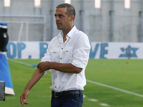 ממשיך לספוג אש. לוזון (אלן שיבר)