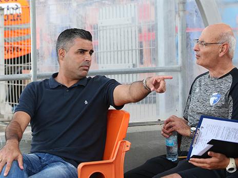 מחפש ניצחון ביתי. סילבס (סוכנות ג'יני)