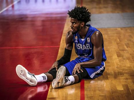 דוסון מתוסכל. תבוסה כואבת לנבחרת (צילום: פיב"א)