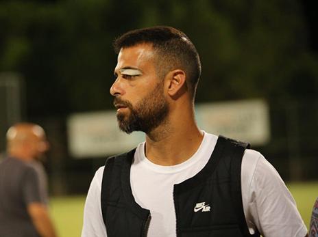 חוזר להרכב. בן בסט