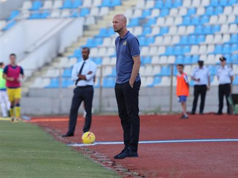 מחוץ לתמונה. קרויף (האתר הרשמי)