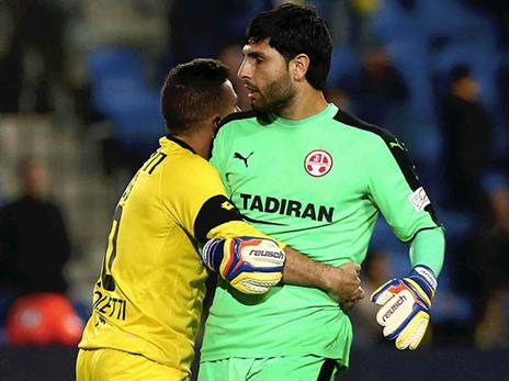 עמדת השוער שלו. חיימוב (אלן שיבר)