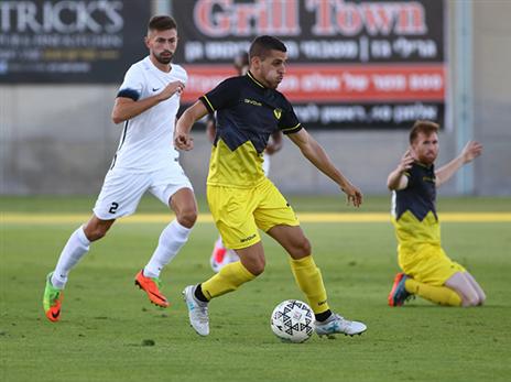 עגייב בדרך החוצה (לירון מולדובן)