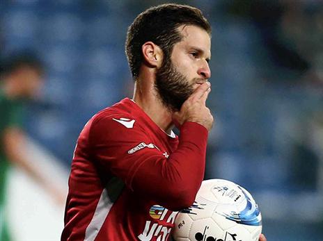 המזל היה עם האדומים, אוסטוינד (אלן שיבר)