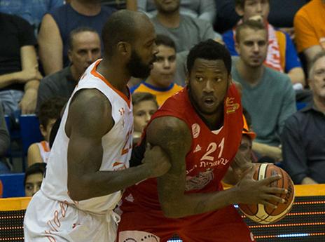 בדרך לקאמבק. גריפין (מנהלת הליגה)