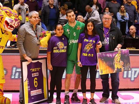 קבלת פנים יפה ליזרעאלי, עד לג'אמפ בול הראשון (מנהלת הליגה)