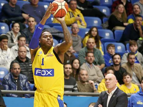 תומאס התחמם מחוץ לקשת (אלן שיבר)