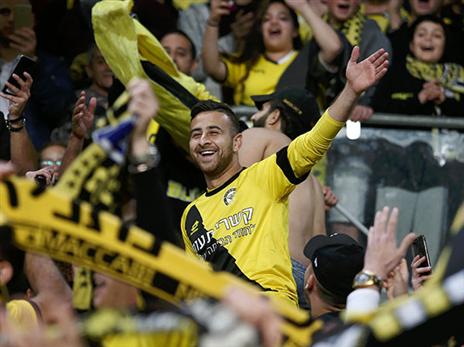 סבע. חגג עם הקהל, התעמת עם מורי (אלן שיבר)