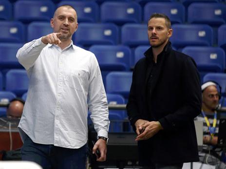 בשורה התחתונה. גאון. ניקולה (מנהלת הליגה)