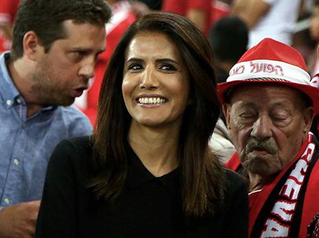 להוריד את הכובע בפניה (אלן שיבר)