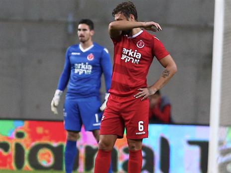 במרכז הסערה. גוטליב (אלן שיבר)