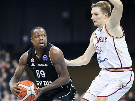 בראון. עלה מהספסל ותרם (FIBA)