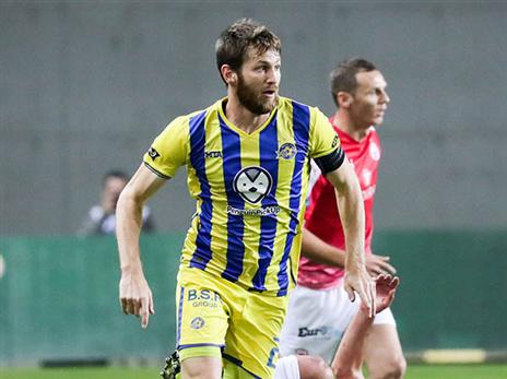 "נשארים צנועים", ייני (דני מרון)