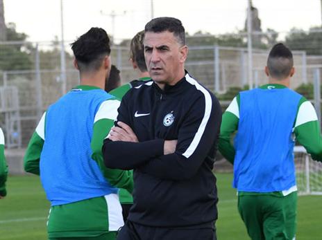 בלבול. הרכב מנצח לא מחליפים (האתר הרשמי)