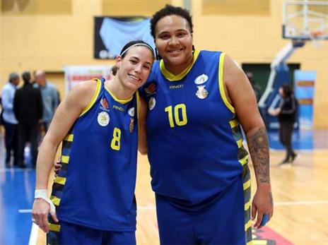 בלטה. אדאמס עם שי דורון (עודד קרני, מנהלת ליגת העל לנשים)