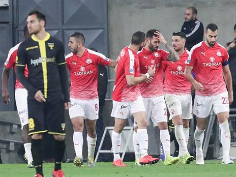 אחת משפרת עמדות והשנייה בדרך ההפוכה (דני מרון)