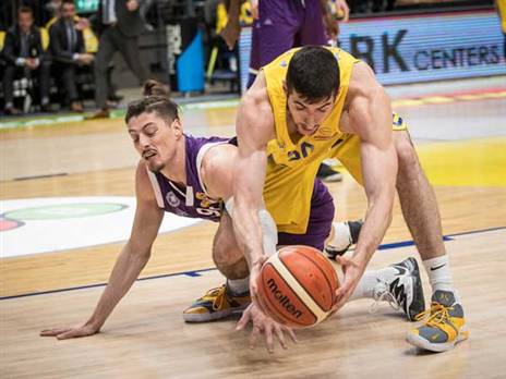 מכבי ת"א חזרה לפסגת הטבלה (צילום: מנהלת הליגה)