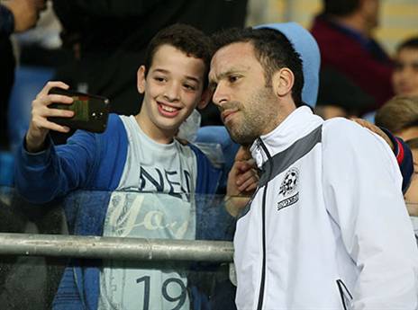 פריצה. גם את מכבי פ"ת הוא לא שוכח (אלן שיבר)