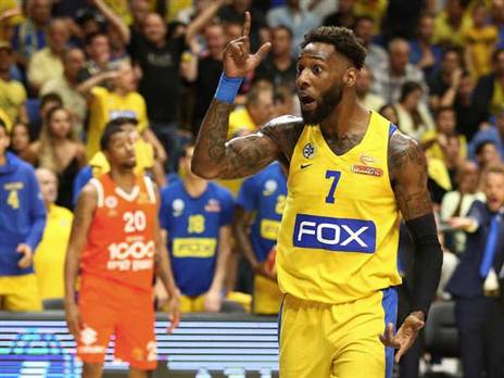 המאמן אוהב שחקנים שעושים הגנה, כמו קיין (אלן שיבר)