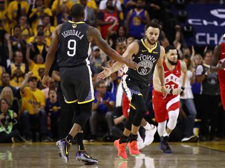 גולדן סטייט רק שביעית במערב (GETTY)