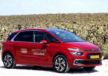 סיטרואן C4 ספייסטורר. שם חדש, אותה נוסחה (צילומים: ניר בן-טובים)