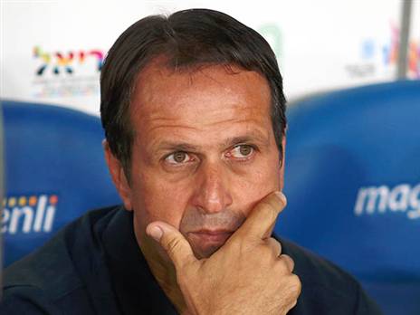 לוי. בעיה במרכז ההגנה (אלן שיבר)