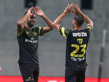 היה קרוב לפרישה, עדי (אלן שיבר)