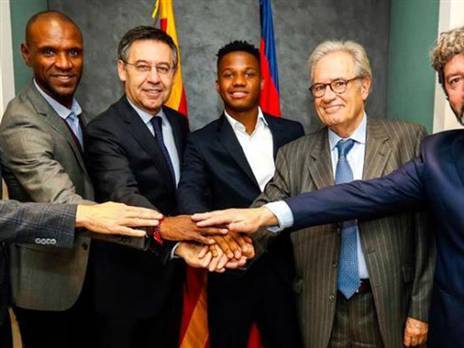 קיבל חוזה ארוך טווח. פאטי (האתר הרשמי של ברצלונה)