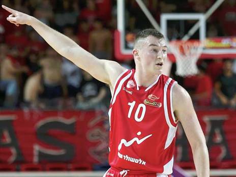 וייס. רק הוא ומנקו משחקים יותר (אלן שיבר)