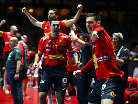 מעצמה גם בכדוריד. הספרדים חוגגים (GETTYIMAGES)