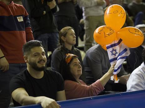 הגיע גם קצת קהל ישראלי לרומניה (FIBA)