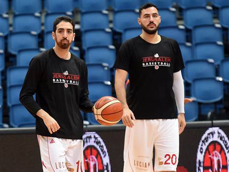 "הרבה זמן לא ראיתי את השחקנים כל כך דרוכים" (אלן שיבר)