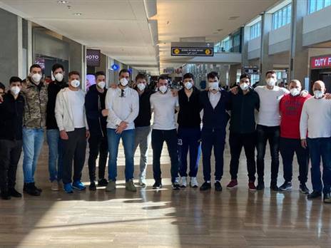 שחקני רמה"ש בדרך לרוסיה (צילום באדיבות המועדון)