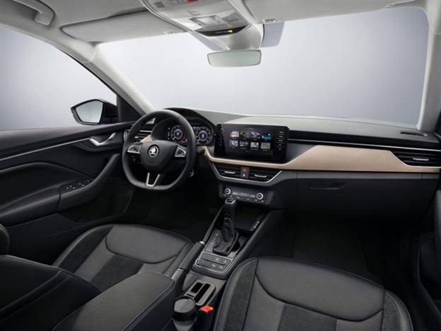 לסקאלה מערכת מדיה עם צג 8 אינץ ושקעי USB-C