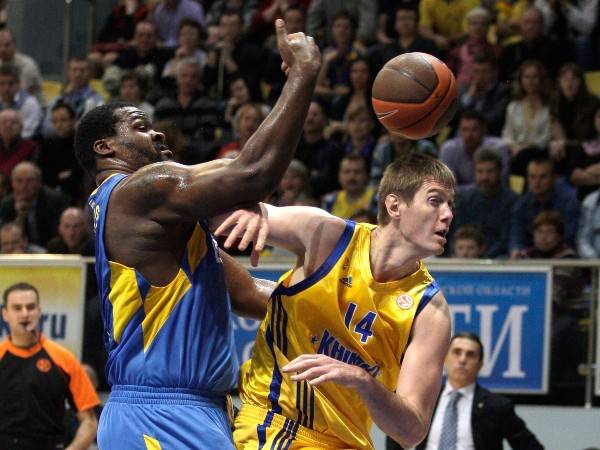 סופו בימים בצהוב כחול. (האתר הרשמי של היורוליג)