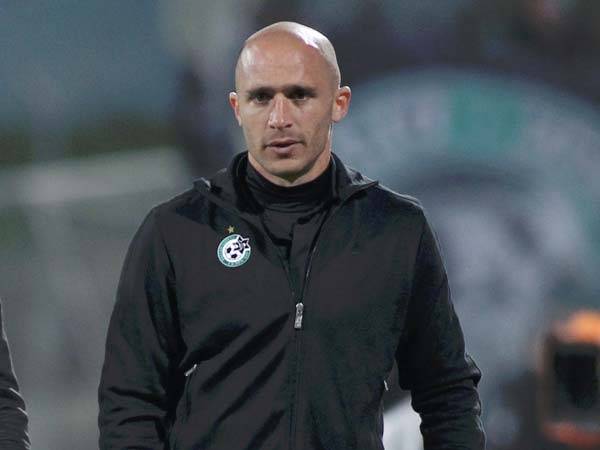 אוזן. "סיומת כמו של חנציס לא רואים גם באירופה" (אלן שיבר)