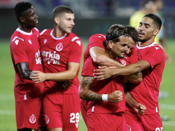 חגיגה אדומה, ולא רק הצעירים זה הסיפור (אלן שיבר)