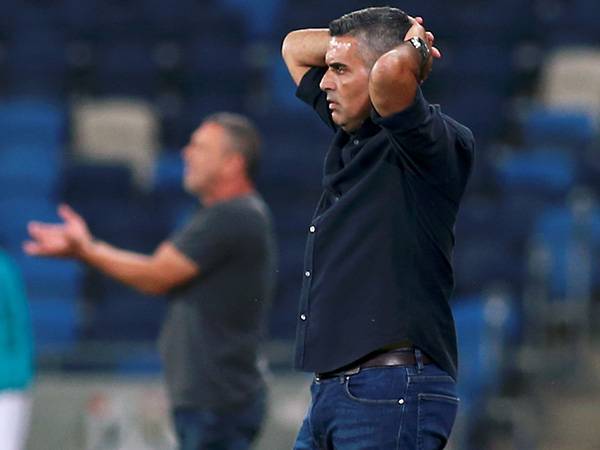 סילבס. יישאר בכרמל? (אלן שיבר)