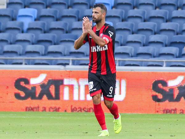 חוזר לעניינים. בן בסט (צילום: מאור אלקסלסי)