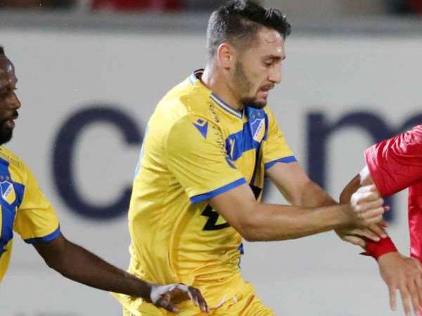 נקנס ב-5,000 יורו, כך על פי התקשורת הקפריסאית. אצילי (האינסטגרם של אפואל ניקוסיה)