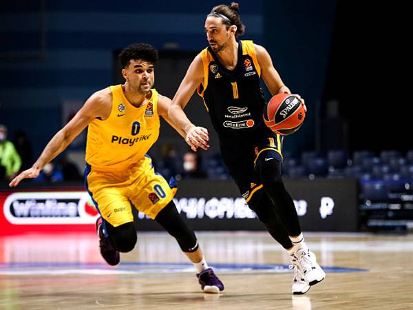 שבד נחנק במאני טיים (GETTY)