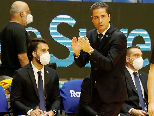 יאניס מבטיח: "עניין הכימיה ישתפר עם הזמן" (אלן שיבר)